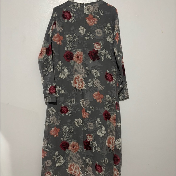Chic Asymmetrical Floral Dress - Charcoal and Crimson - Picture 4 of 7